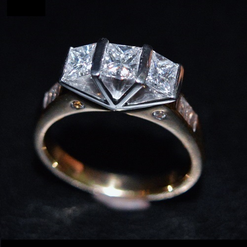 Brand New Princess diamonds trilogy 18ct yellow white gold dress engagement ring